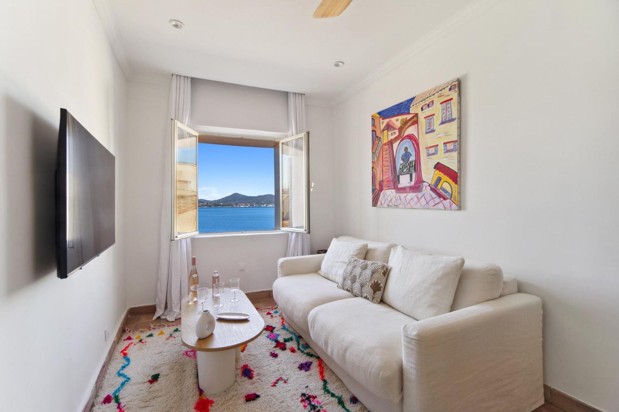 Apartment With Sea View In St Tropez - La Ponche *